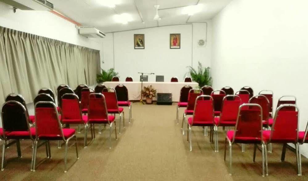 Mersing Merlin Inn Exterior photo