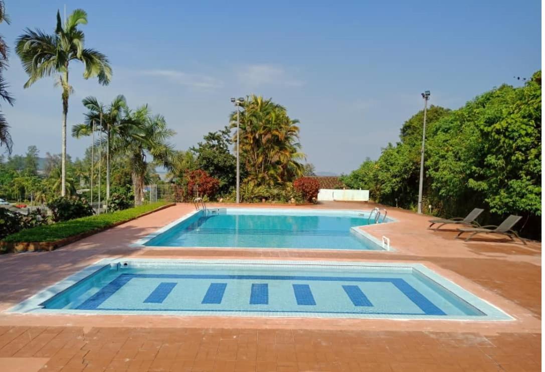 Mersing Merlin Inn Exterior photo